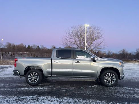 New 2026 Chevrolet Silverado 1500 LT image 3