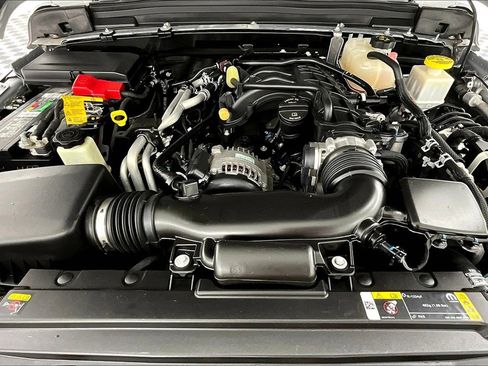 Used 2022 Jeep Gladiator Willys image 10