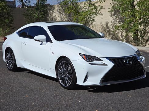 Used 2016 Lexus RC 200t RWD image 2