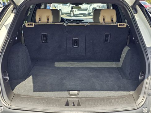 Used 2018 Cadillac XT5 FWD image 12