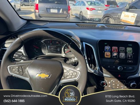 Used 2018 Chevrolet Equinox LT w/ Sun & Infotainment Package image 12