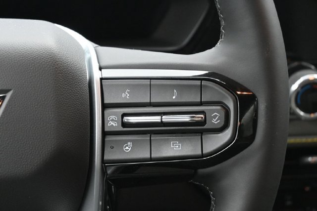 New 2026 Chevrolet Colorado ZR2 w/ Technology Package AWD/4WD image 25