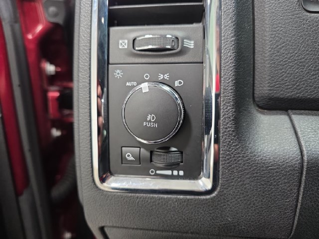 Used 2017 RAM 1500 Laramie w/ Convenience Group AWD/4WD image 25