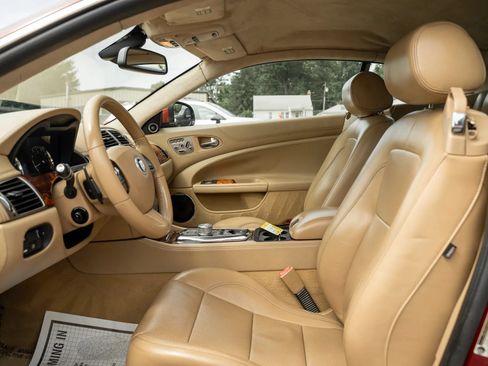 Used 2010 Jaguar XK Coupe RWD image 7