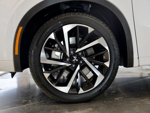 Used 2024 Mitsubishi Outlander SEL image 10