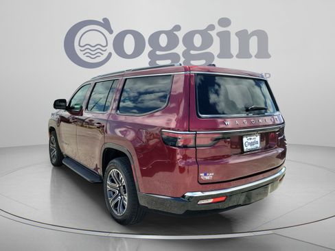 Used 2024 Jeep Wagoneer Series II w/ Flexible Seating Group RWD image 2