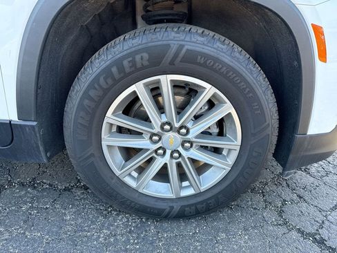 Used 2022 Chevrolet Traverse LT image 10