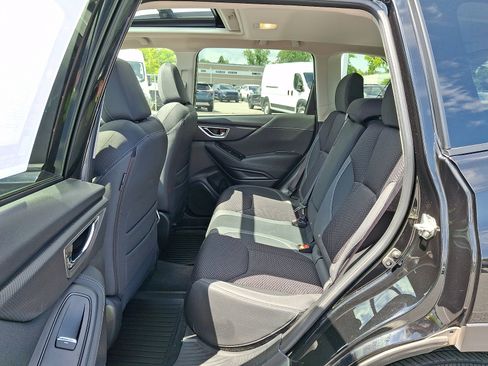 Used 2020 Subaru Forester Premium AWD/4WD image 11