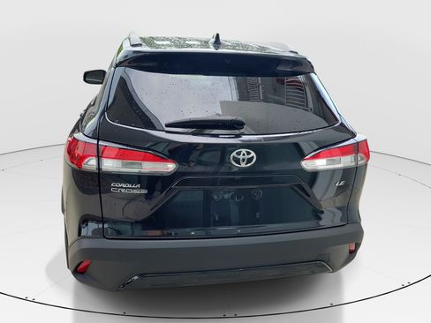 Used 2023 Toyota Corolla Cross LE w/ Moonroof Package FWD image 6