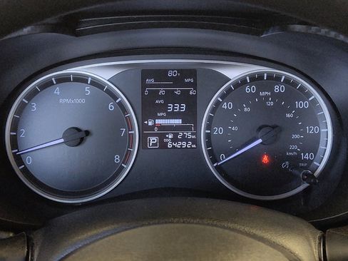 Used 2022 Nissan Versa S FWD image 23