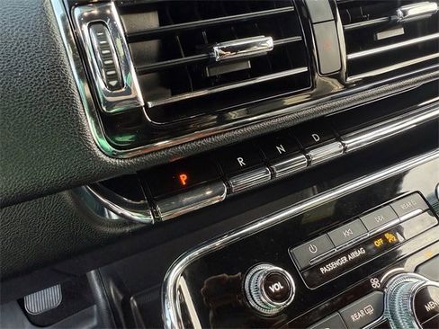 Used 2021 Lincoln Navigator L Reserve image 19