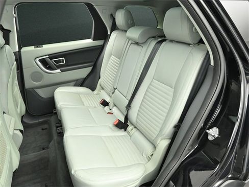 Used 2018 Land Rover Discovery Sport HSE Luxury image 15