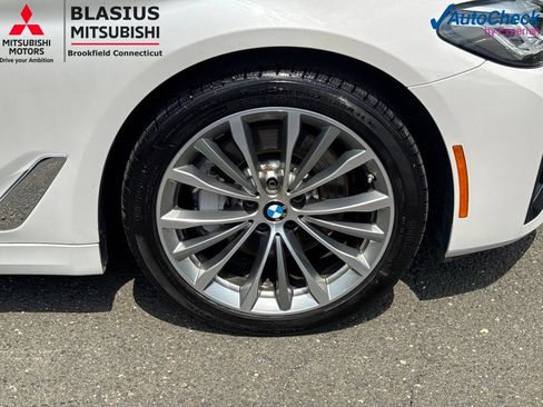 Used 2023 BMW 530i xDrive w/ Premium Package AWD/4WD image 18