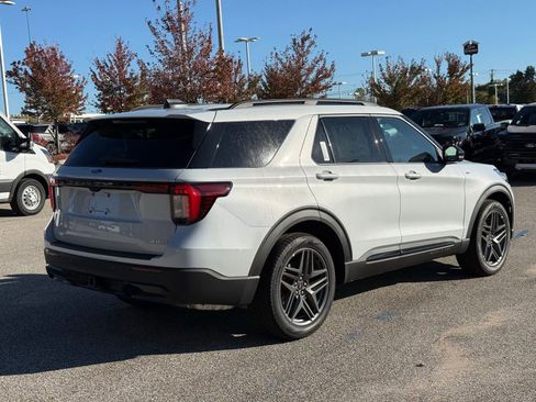 New 2026 Ford Explorer ST-Line image 6