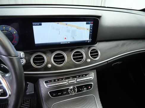 Used 2020 Mercedes-Benz E 450 4MATIC Sedan image 19