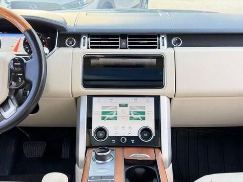 Used 2020 Land Rover Range Rover HSE image 18