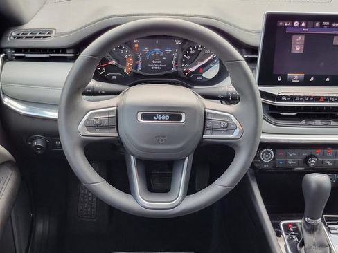 Used 2023 Jeep Compass Limited AWD/4WD image 5