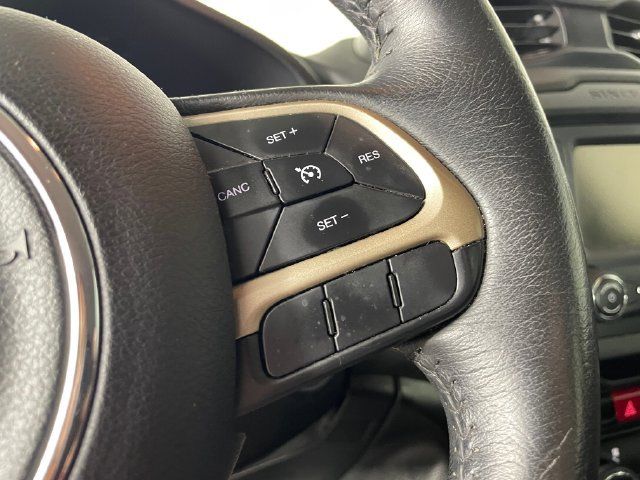 Used 2015 Jeep Renegade Latitude w/ Popular Equipment Group AWD/4WD image 10