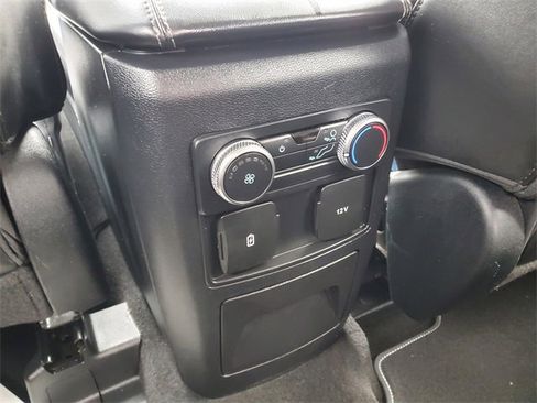 Used 2022 Ford Explorer XLT w/ Equipment Group 202A image 28