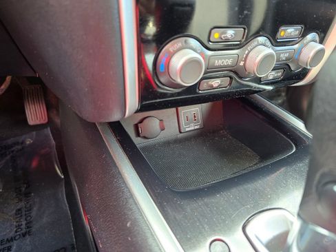 Used 2020 Nissan Pathfinder S image 27