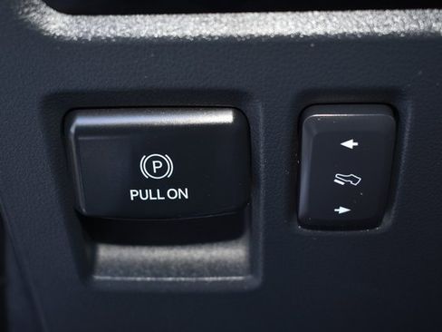 Used 2023 Ford Expedition Max XLT image 19