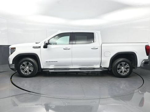 Used 2024 GMC Sierra 1500 SLT RWD image 2
