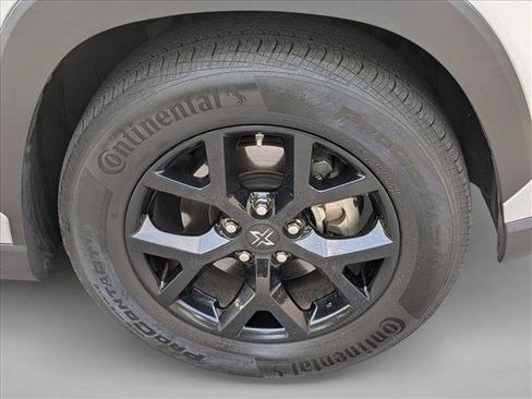 Used 2025 Toyota Corolla Cross L FWD image 18