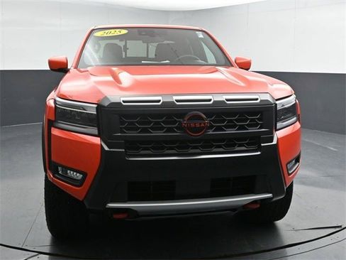 Used 2025 Nissan Frontier PRO-4X image 5
