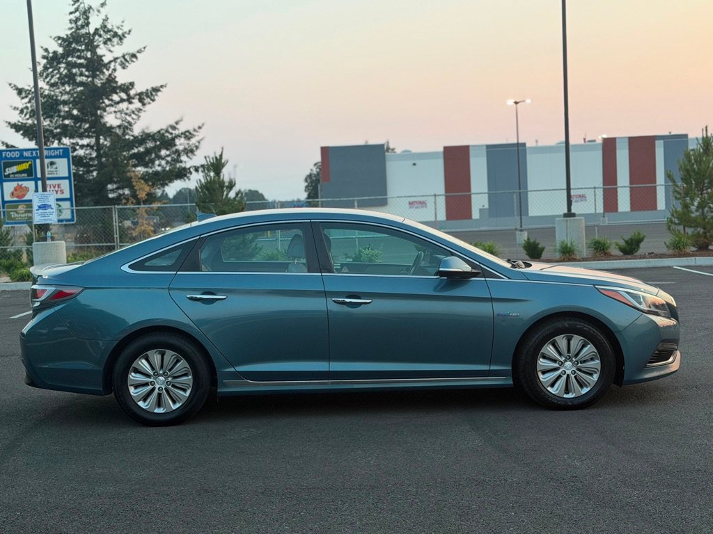 Used 2016 Hyundai Sonata SE FWD image 3
