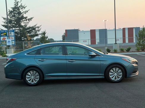 Used 2016 Hyundai Sonata SE FWD image 3