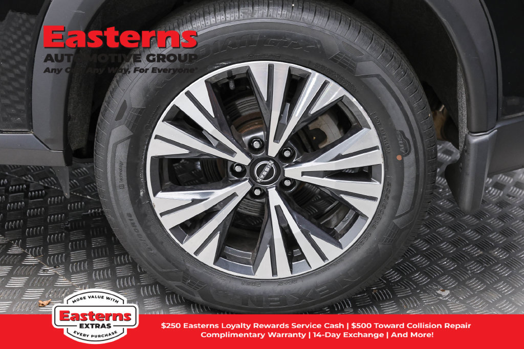 Used 2023 Nissan Rogue SV AWD/4WD image 9