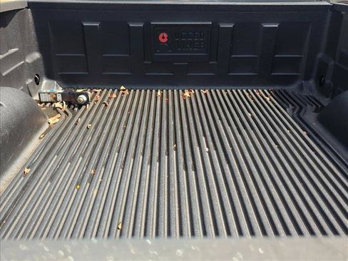 Used 2016 RAM 1500 Classic SLT RWD image 10
