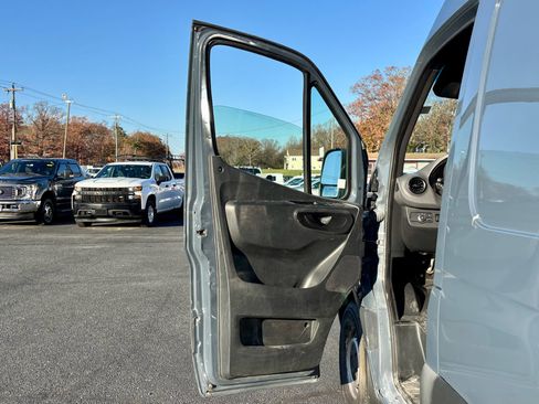 Used 2019 Mercedes-Benz Sprinter 144 image 13