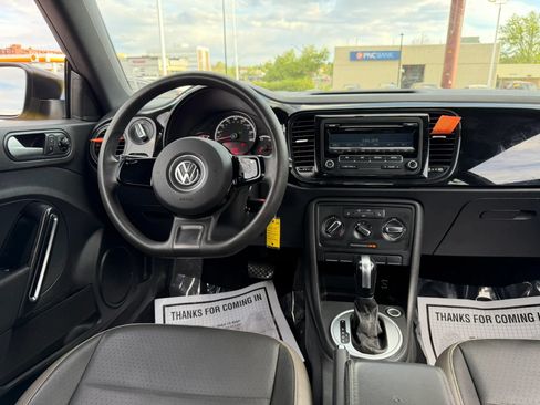 Used 2015 Volkswagen Beetle 1.8T FWD image 25