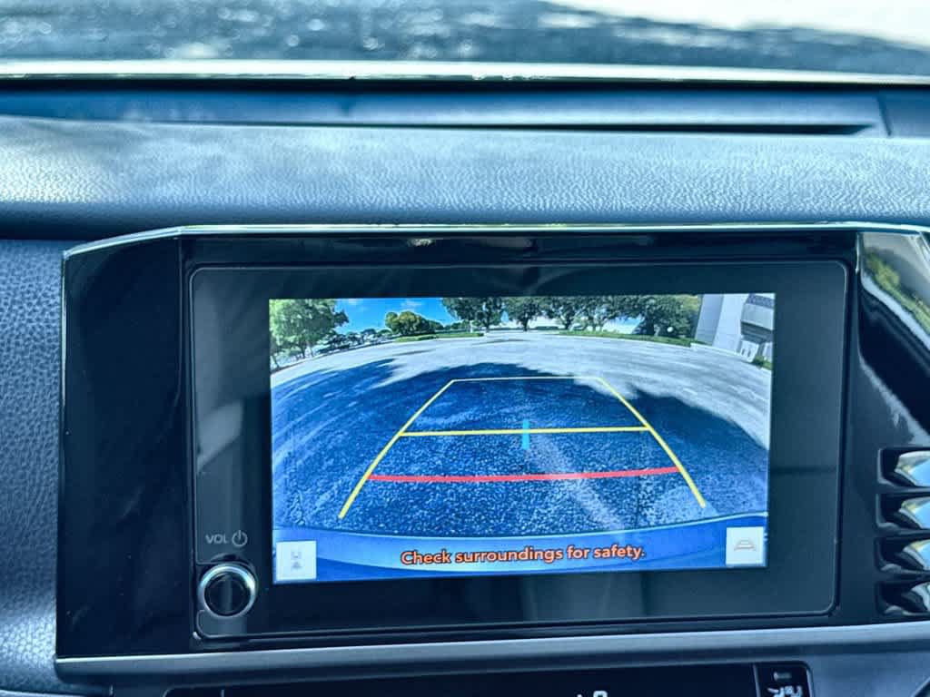 Used 2025 Toyota Camry SE w/ Convenience Package FWD image 19