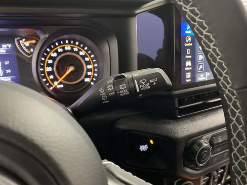 Used 2025 Jeep Wrangler Sport S AWD/4WD image 22