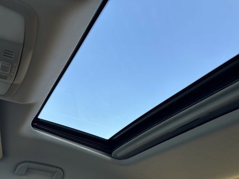 Used 2018 Nissan Armada SL w/ Premium Package image 15