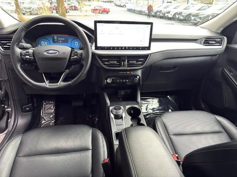 Certified 2025 Ford Escape Platinum AWD/4WD image 23