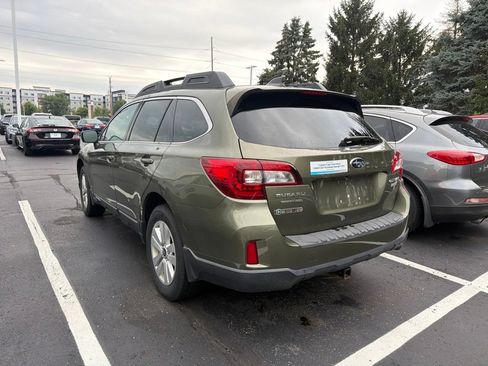 Used 2017 Subaru Outback 2.5i Premium w/ Popular Package #2 AWD/4WD image 2