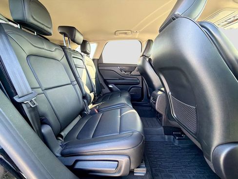 Used 2025 Lincoln Corsair Reserve image 33