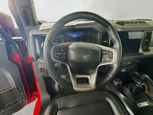 Used 2024 Ford Bronco Badlands w/ Sasquatch Package AWD/4WD image 16