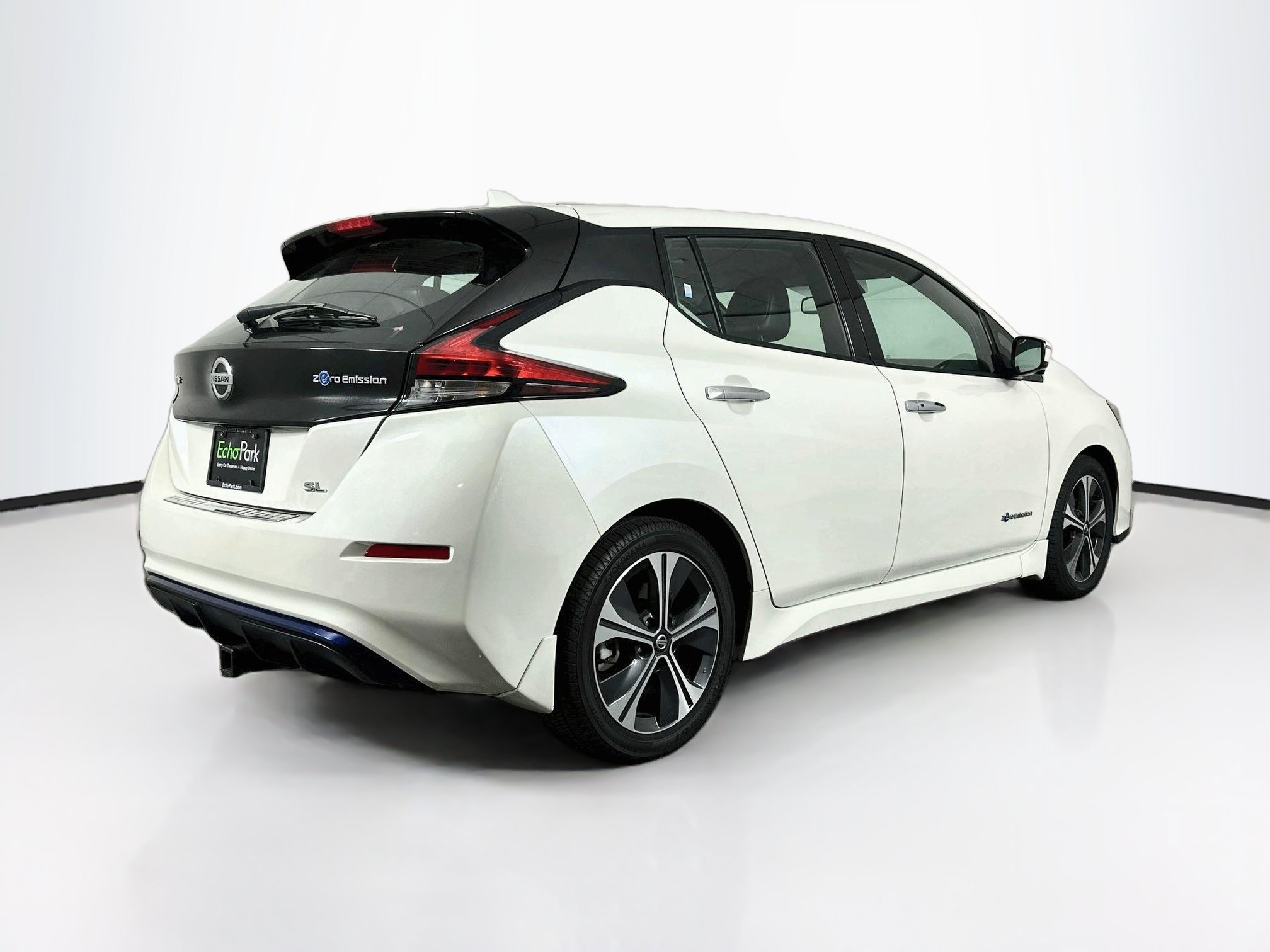 Used 2019 Nissan Leaf SL w/ SL Technology Package FWD image 9
