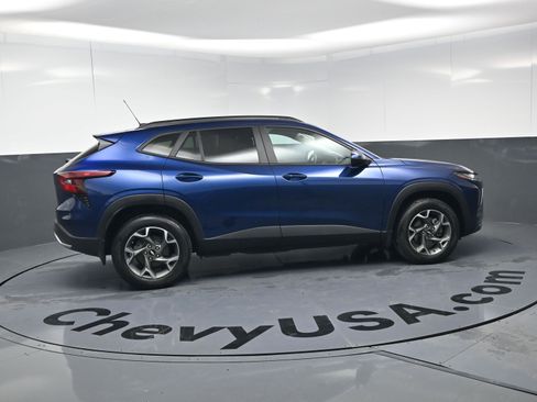 Certified 2024 Chevrolet Trax LT w/ Driver Confidence Package image 10