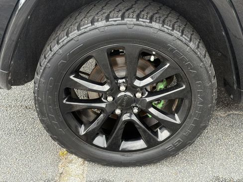Used 2019 Jeep Grand Cherokee Altitude RWD image 19