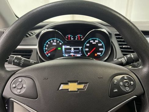 Certified 2019 Chevrolet Impala LS FWD image 11