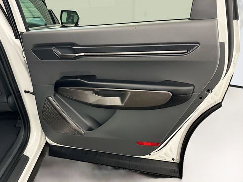 Used 2024 Kia EV9 Wind image 34