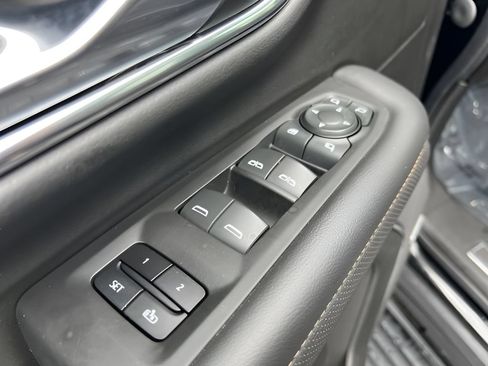 Used 2022 GMC Yukon AT4 AWD/4WD image 13