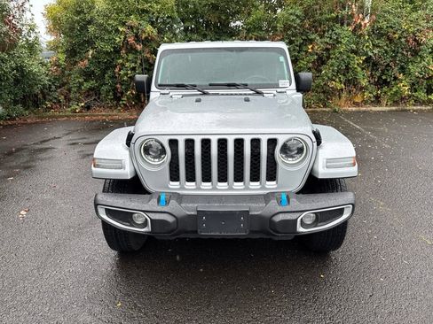 Used 2023 Jeep Wrangler Unlimited Sahara w/ Cold Weather Group AWD/4WD image 2
