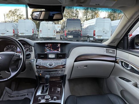Used 2011 INFINITI M37 x w/ Deluxe Touring Pkg AWD/4WD image 19