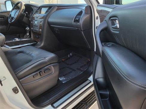 Used 2017 INFINITI QX80 Base w/ Driver Assistance Package image 7